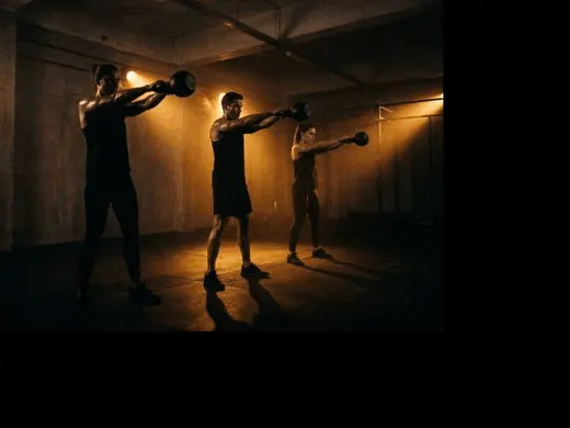 Small group training with kettlebells
